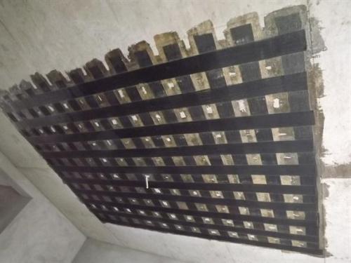 路南楼板加固